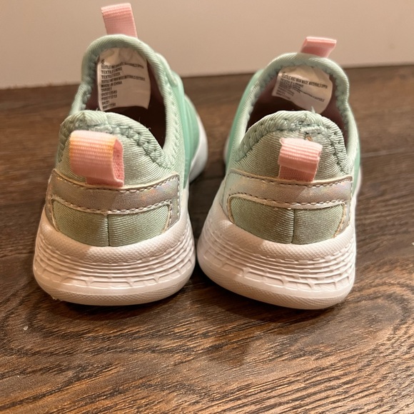 Toddler girl slip on sneakers - Picture 4 of 8
